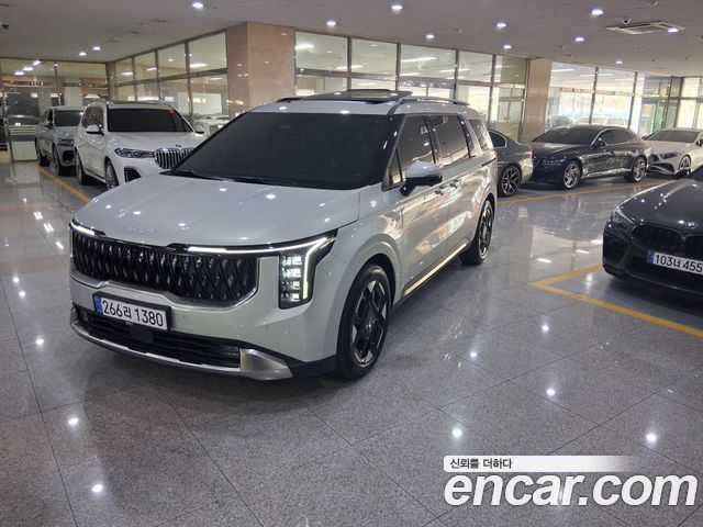 Kia Canival Gasoline 7-Seater Outdoor, 2025