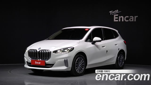 BMW 2-Series 220i Luxury, 2024