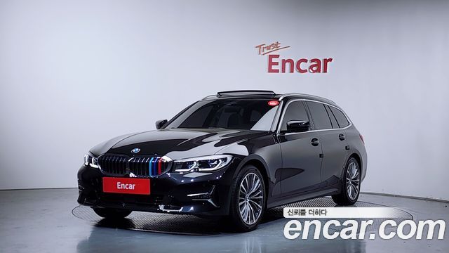 BMW 3-Series 320i Touring Luxury, 2022