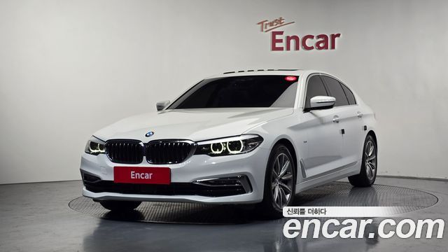 BMW 5-Series 520i Luxury, 2018