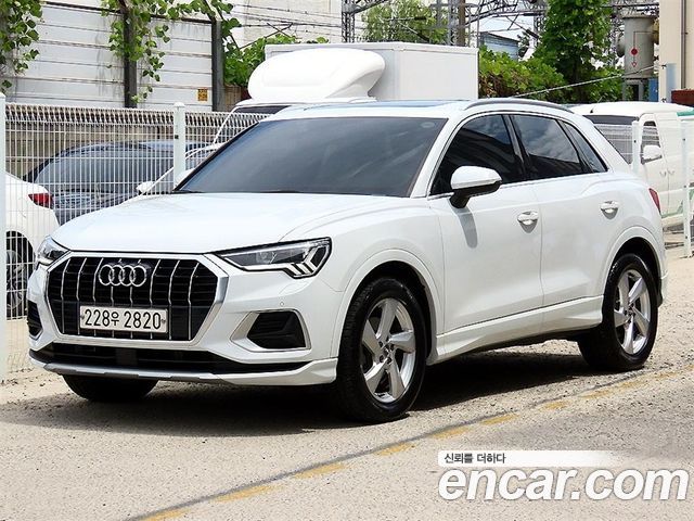 Audi Q3 35 TDI Premium, 2020