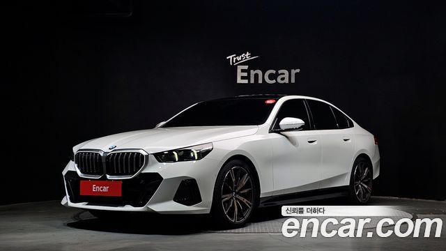 BMW 5-Series 530i xDrive M Sport, 2025
