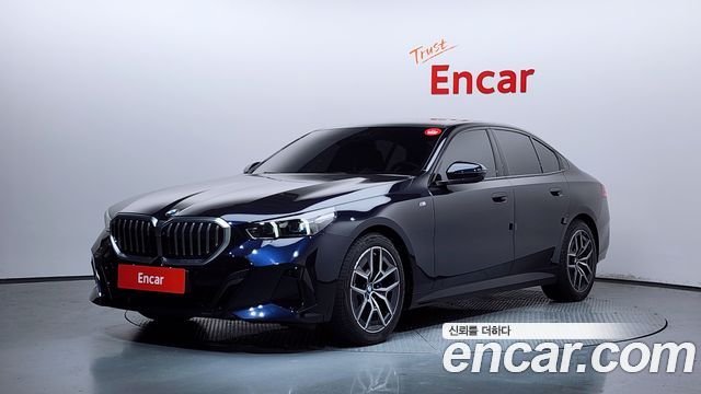 BMW 5-Series 520i M Sport, 2025