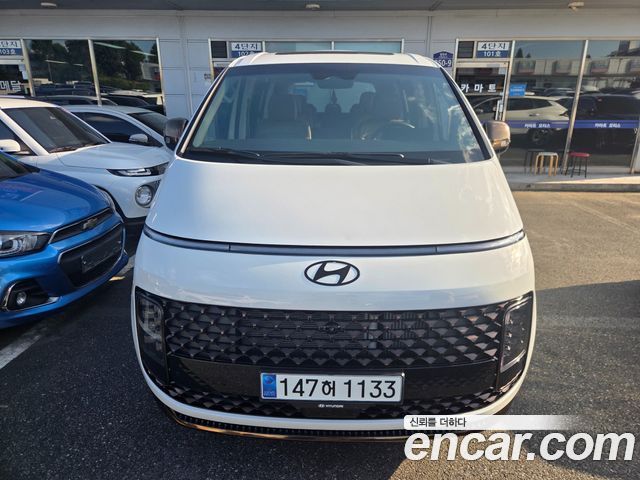 Hyundai Staria 4WD Lounge 9-Seater, 2025
