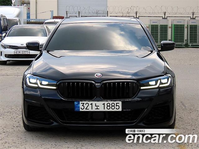 BMW 5-Series M550i xDrive, 2023