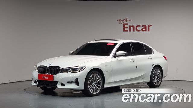 BMW 3-Series 330e Luxury, 2021