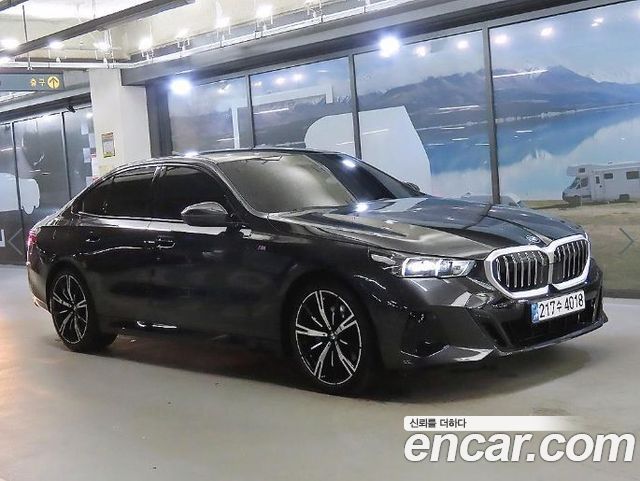 BMW 5-Series 530i xDrive M Sport, 2023