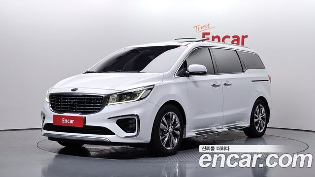 Kia Canival Gasoline 7-Seater Limousine, 2019