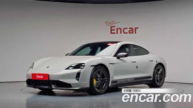 Porsche Taycan Turbo S, 2024