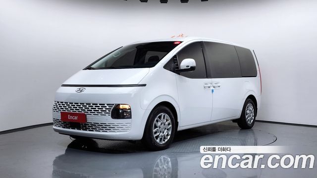 Hyundai Staria 4WD Tourer 9-Seater, 2022
