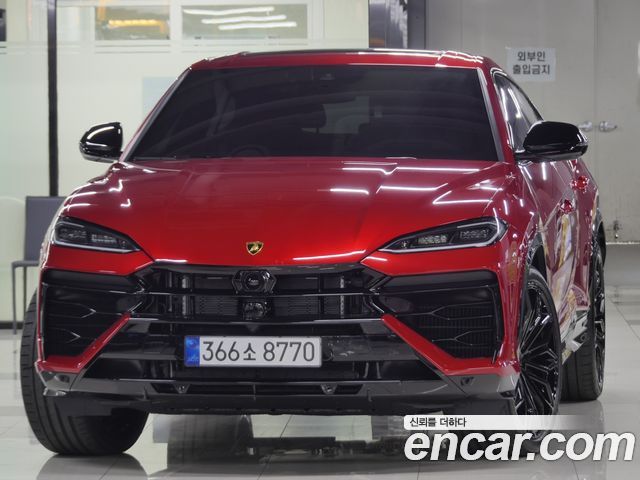 Lamborghini Urus 4.0 V8 SE, 2025