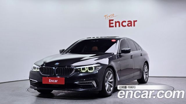 BMW 5-Series 520i Luxury, 2019