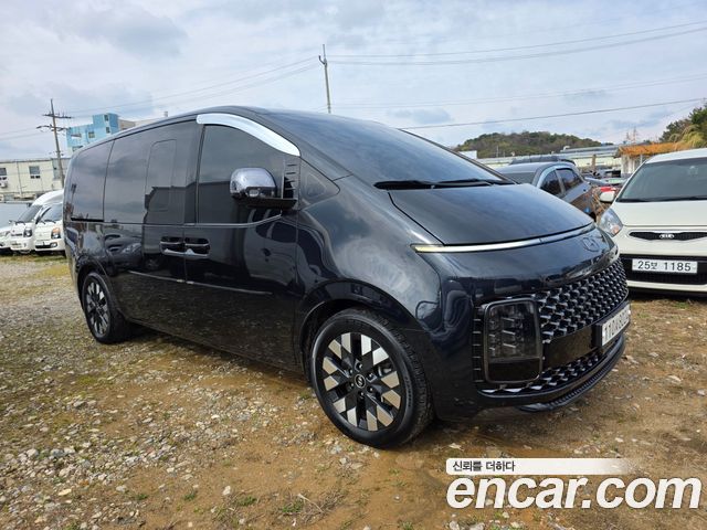 Hyundai Staria Lounge 9-Seater, 2021
