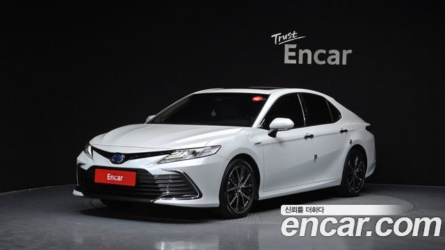 Toyota Camry 2.5 XLE Hybrid, 2023