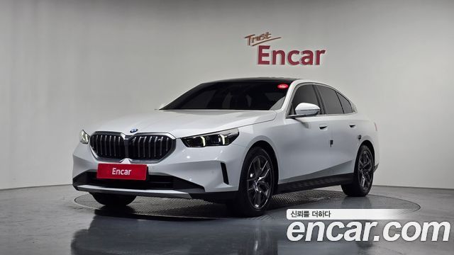 BMW 5-Series 520i, 2023