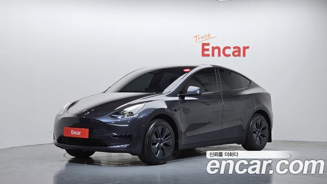 Tesla Model Y RWD, 2025