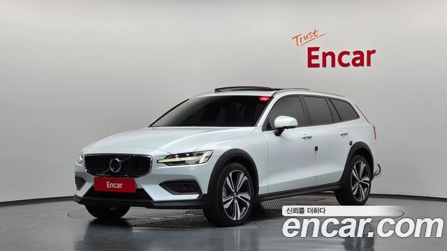 Volvo V60 B5 Pro AWD, 2021