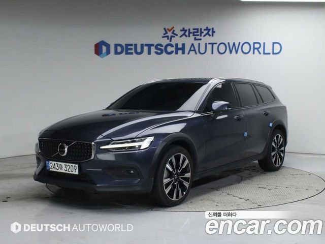 Volvo V60 B5 Ultimate AWD, 2022