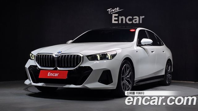 BMW 5-Series 520i M Sport, 2025