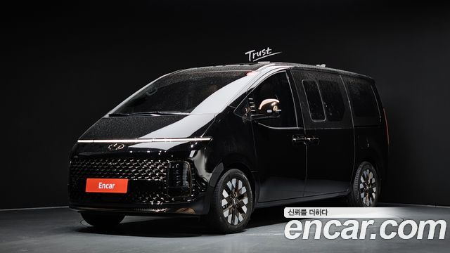 Hyundai Staria Lounge 9-Seater, 2024