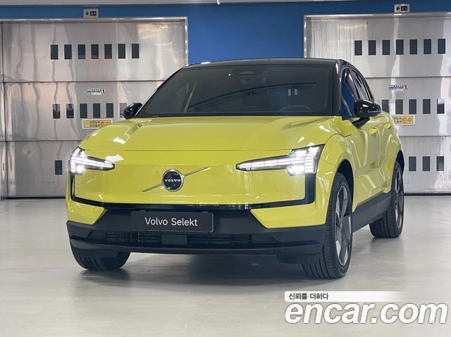 Volvo EX30 Ultra, 2025