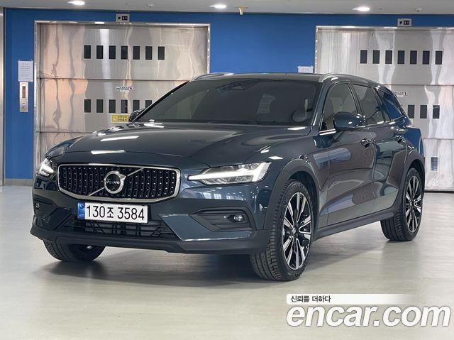Volvo V60 B5 Ultimate AWD, 2024