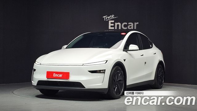 Tesla Model Y Long Range AWD, 2025