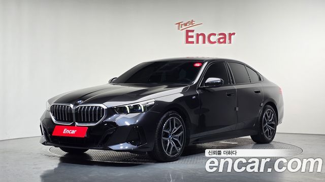 BMW 5-Series 520i M Sport, 2025