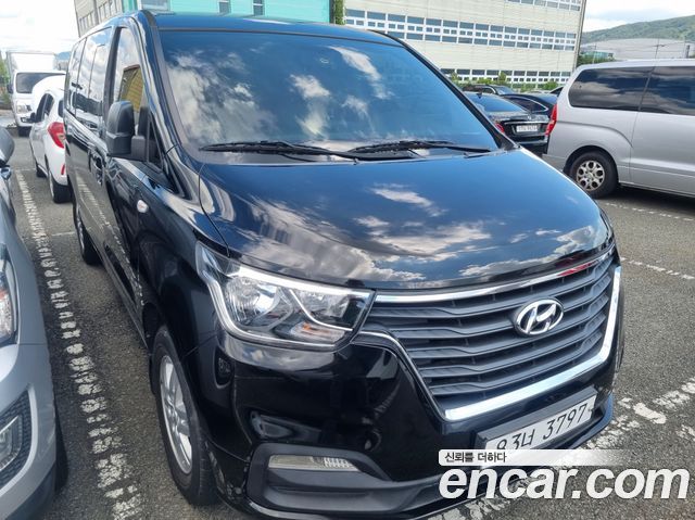 Hyundai Starex Van 5-Seater, 2020