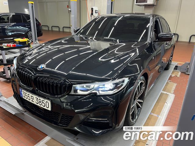 BMW 3-Series 320i M Sport, 2022