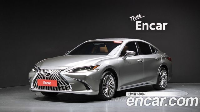 Lexus ES Executive, 2026