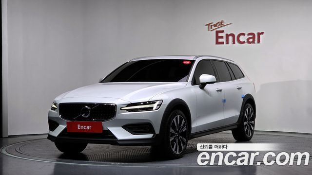 Volvo V60 B5 Pro AWD, 2022