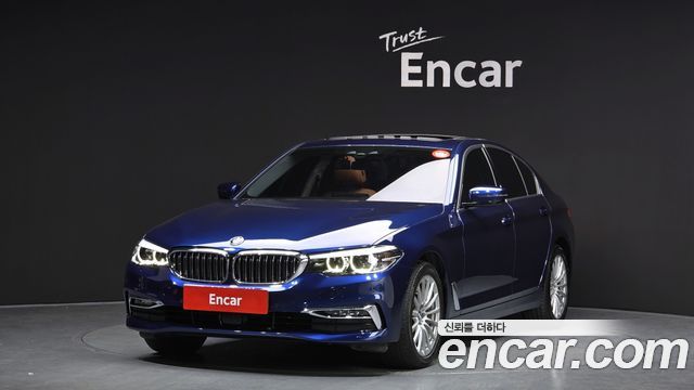 BMW 5-Series 520i Luxury, 2020