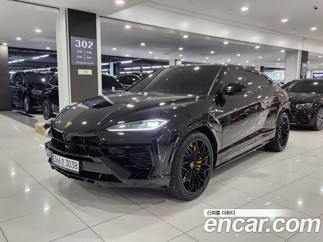Lamborghini Urus 4.0 V8 SE, 2025