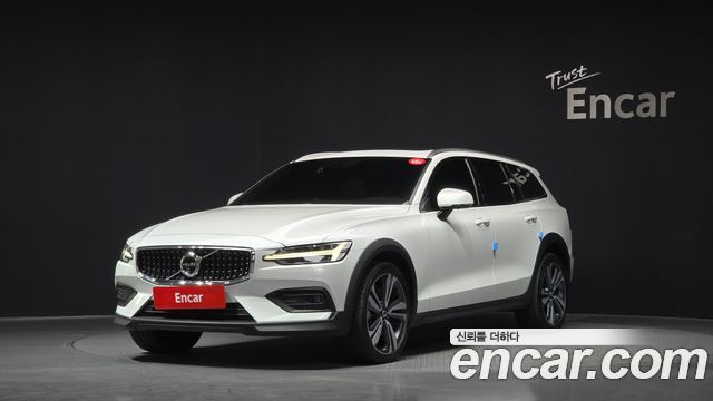 Volvo V60 B5 Pro AWD, 2021