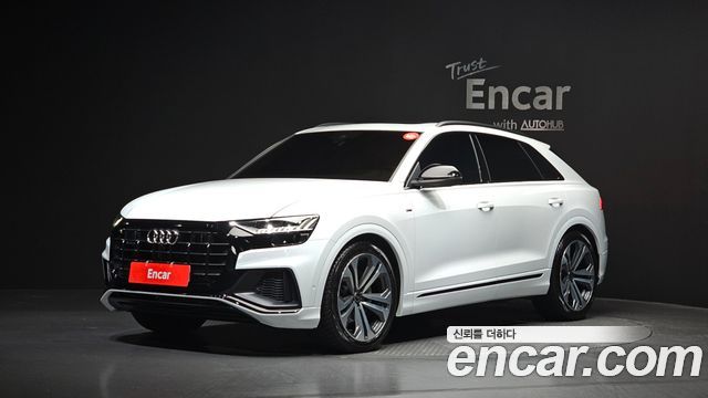 Audi Q8 55 TFSI Quattro Premium, 2023