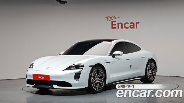 Porsche Taycan Turbo, 2021