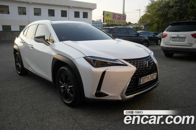 Lexus UX 2.0 2WD, 2024