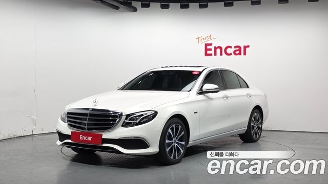Mercedes-Benz E-Class E300e 4MATIC Exclusive, 2020