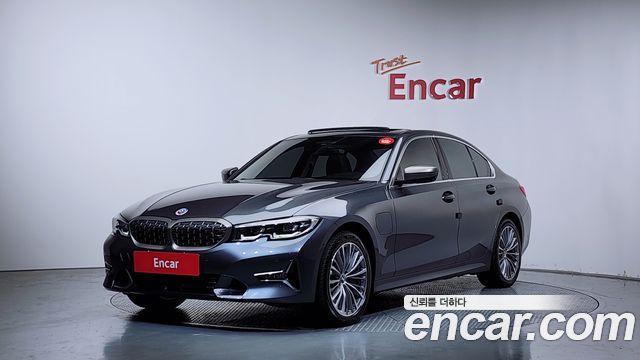 BMW 3-Series 330e Luxury, 2021