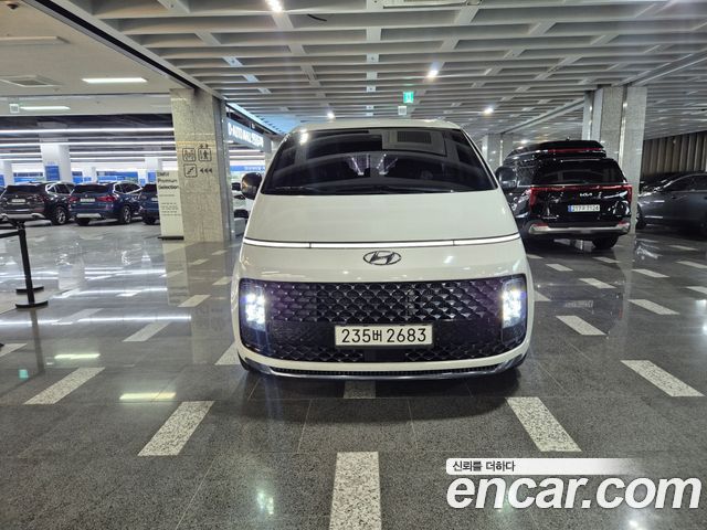 Hyundai Staria Lounge 9-Seater, 2021