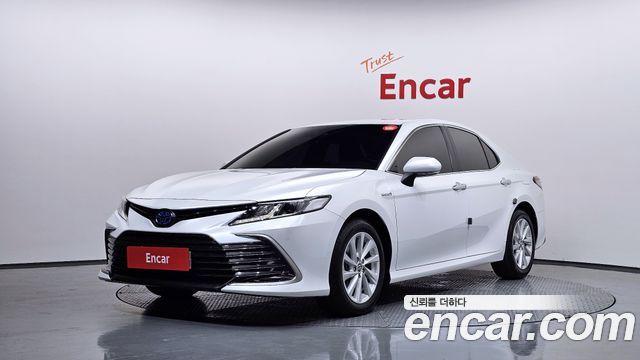 Toyota Camry 2.5 LE Hybrid, 2023