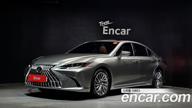 Lexus ES Executive, 2025