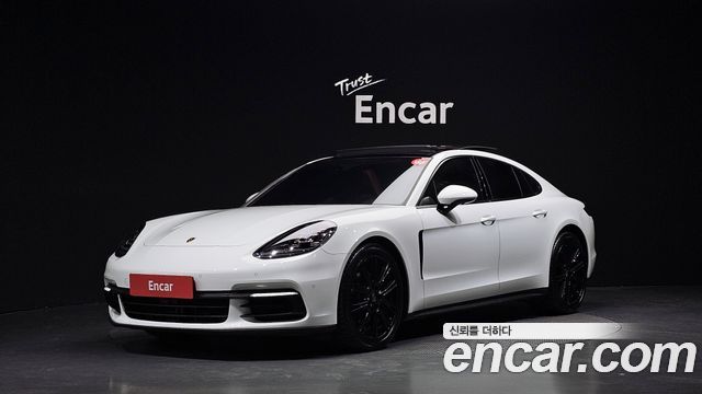 Porsche Panamera 3.0 AWD, 2018