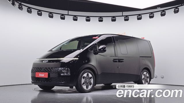 Hyundai Staria 4WD Tourer 9-Seater, 2021