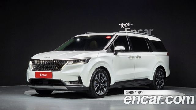 Kia Canival Gasoline 7-Seater Signature, 2023