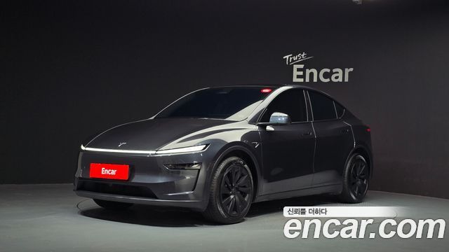 Tesla Model Y Long Range AWD, 2025