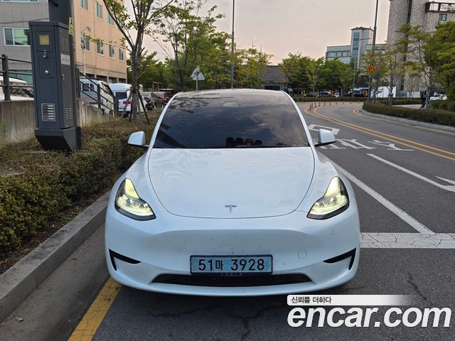 Tesla Model Y RWD, 2024
