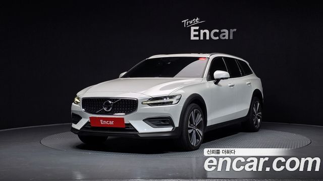 Volvo V60 T5 Pro AWD, 2020
