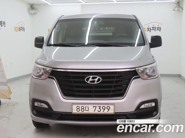 Hyundai Starex Van 5-Seater, 2021